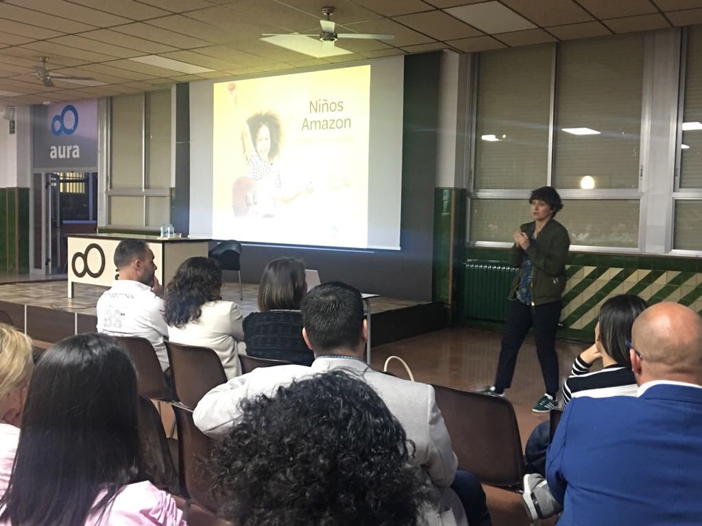 aura_institucio's tweet image. Empezamos con @pcigaran “Niños amazon: todo en un click” #paresinfantil #reunio3rtrimestre #familyproject #aude @IdentitasEdu