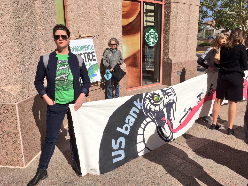 jenkrill's tweet photo. Demand that @USBank executives keep their word and stop financing oil & gas pipeline companies. Join the action: https://t.co/Mb3R6IBslc #StopETP #DefundETP #DefundDAPL https://t.co/AhNNbrLQCR