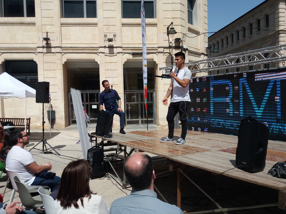 La Start-up HM&amp;P del cicle de Marketing y Publicitat del <a href="/IESCotesBaixes/">IES Cotes Baixes</a> mostra la seua marca personal Hologràfica al ForoEmpleo <a href="/UPVCampusAlcoy/">UPV Campus d'Alcoi</a>