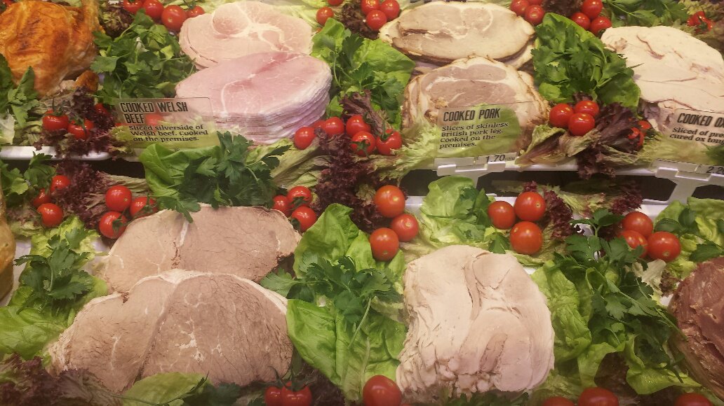 EdwardsofConwy's tweet photo. The weather is here to stay.. so they say!
Planning a weekend #picnic? We have a huge #DELI section cold meats, cooked chicken, handmade bread, welsh cheese, welsh pate, welsh butter, award winning #pies, #sausage rolls, #oggies, cool drinks, crisps.. everything but the blanket! https://t.co/4GlEWeazzf