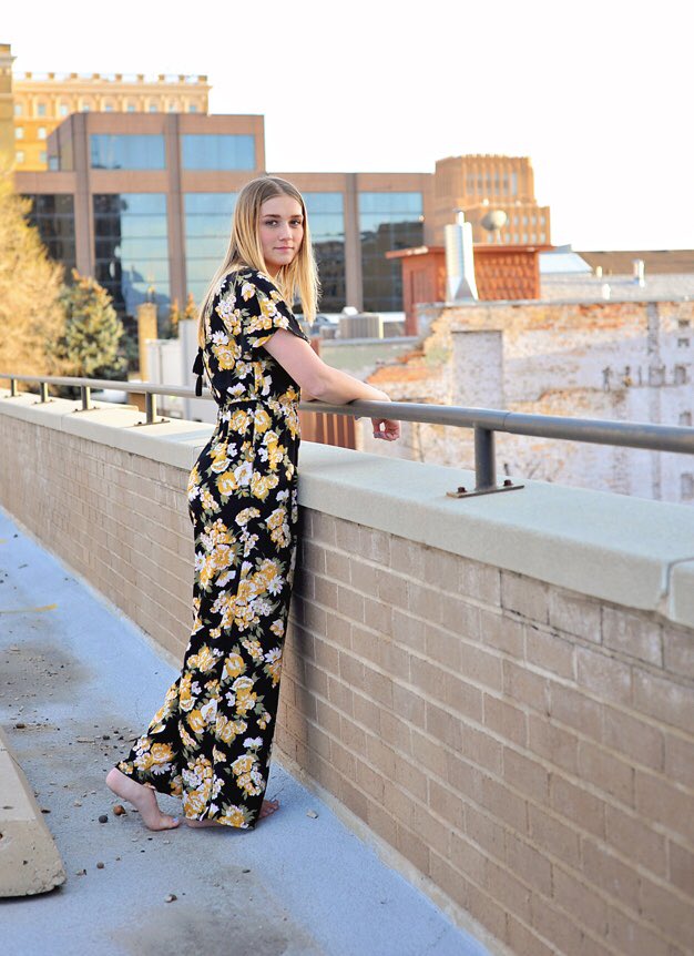 saydeelarsen's tweet photo. if you would like a graduation announcement dm me please 🤩💫 https://t.co/UALaxh0knv