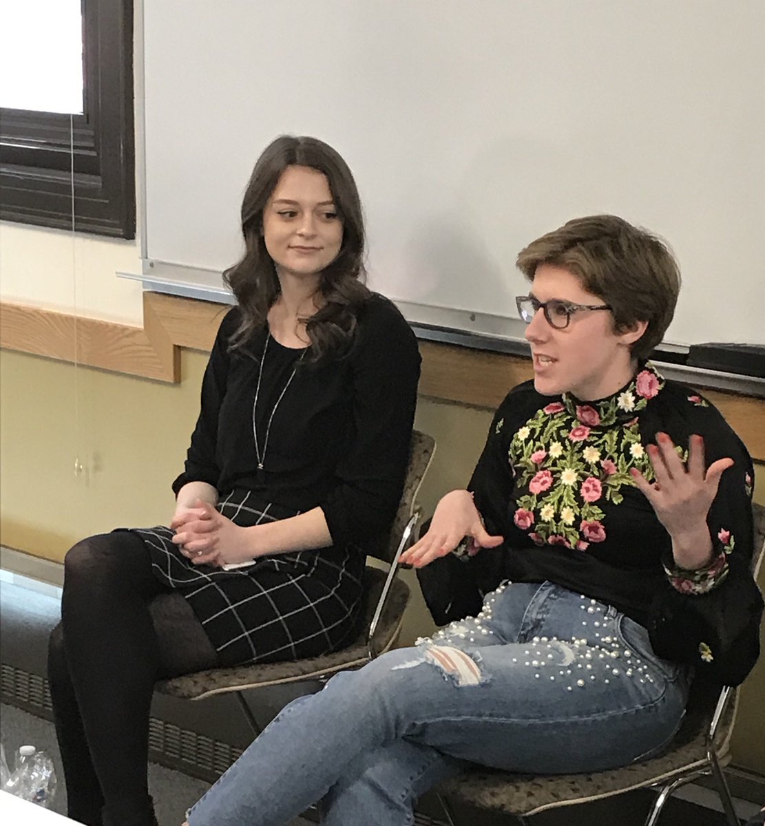 jillostewart's tweet photo. Former PRAD students join #PRAD290 @DePaulCMN to talk about Acing the Writing Rest. https://t.co/DTgDJsTX3B