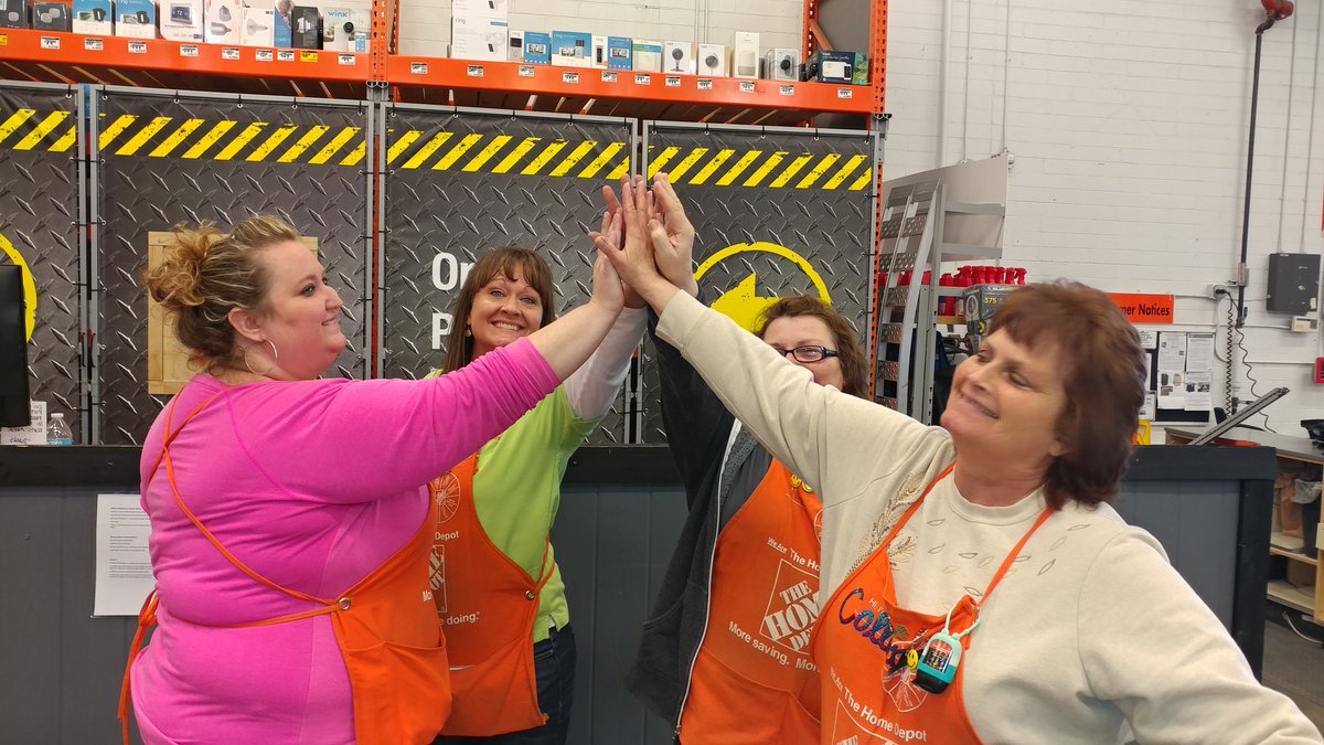 National high five day! #MWAPR2018 <a href="/dkennedy681/">Daniel Kennedy</a> <a href="/J_Koltunowicz/">Joe Koltunowicz</a>