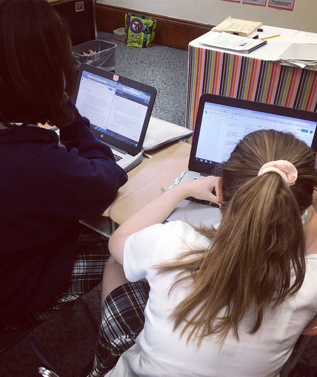 ashlibrary_ms's tweet image. 6th graders honing their paraphrasing skills for their immigration research papers! #researchskills @ASHRosary