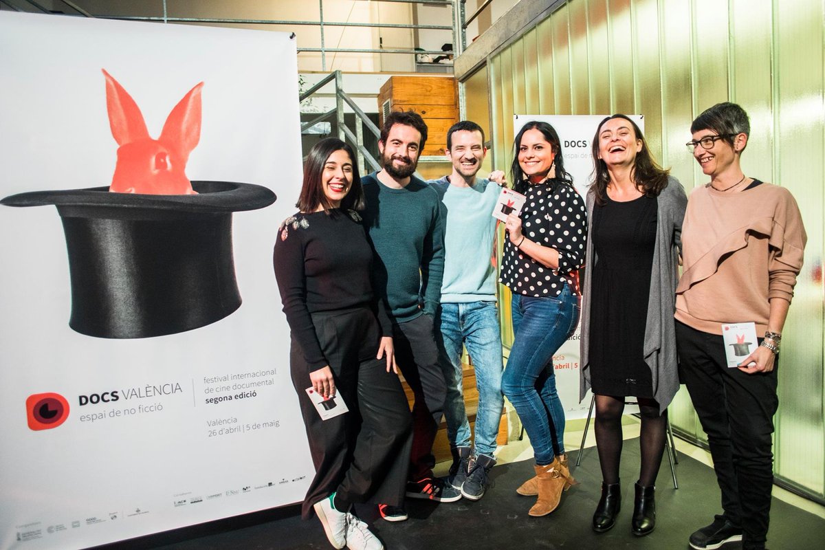 FilmacCentre's tweet image. Presentación del cartel @Docsvalencia 2018 en Filmac. 
Intentamos ser buenos anfitriones 😊