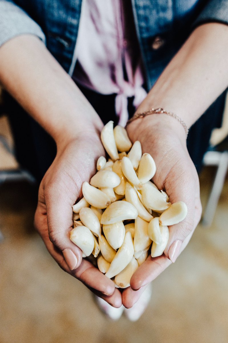 Keep calm and add more garlic. #NationalGarlicDay #GarlicDay #pizzaplease