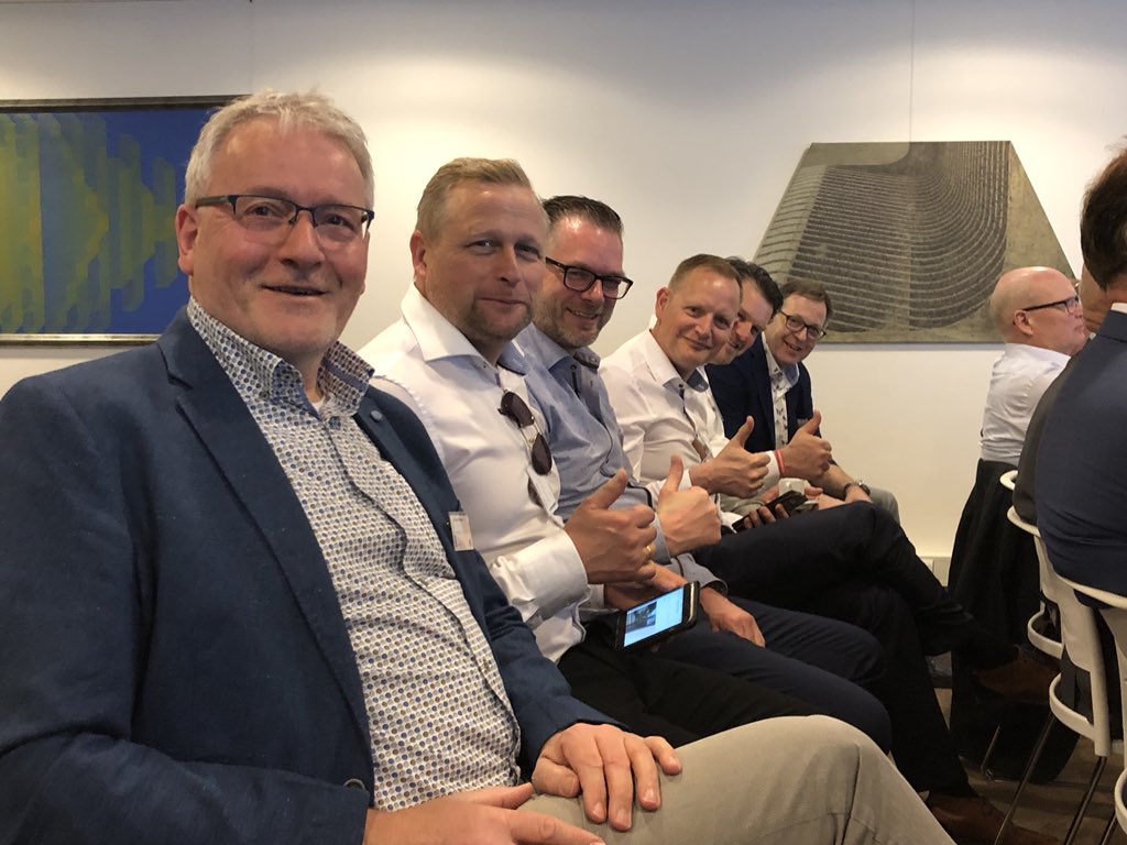 HARWIGBV's tweet photo. We zijn erbij uitreiking #lighthouseaward onder leiding van Marjet Rutten! @BouwNeXt het Asser service model! #Leeuwarden #duurzaamheid grootschalig uitrollen. #installatie https://t.co/RN9tNlkha1