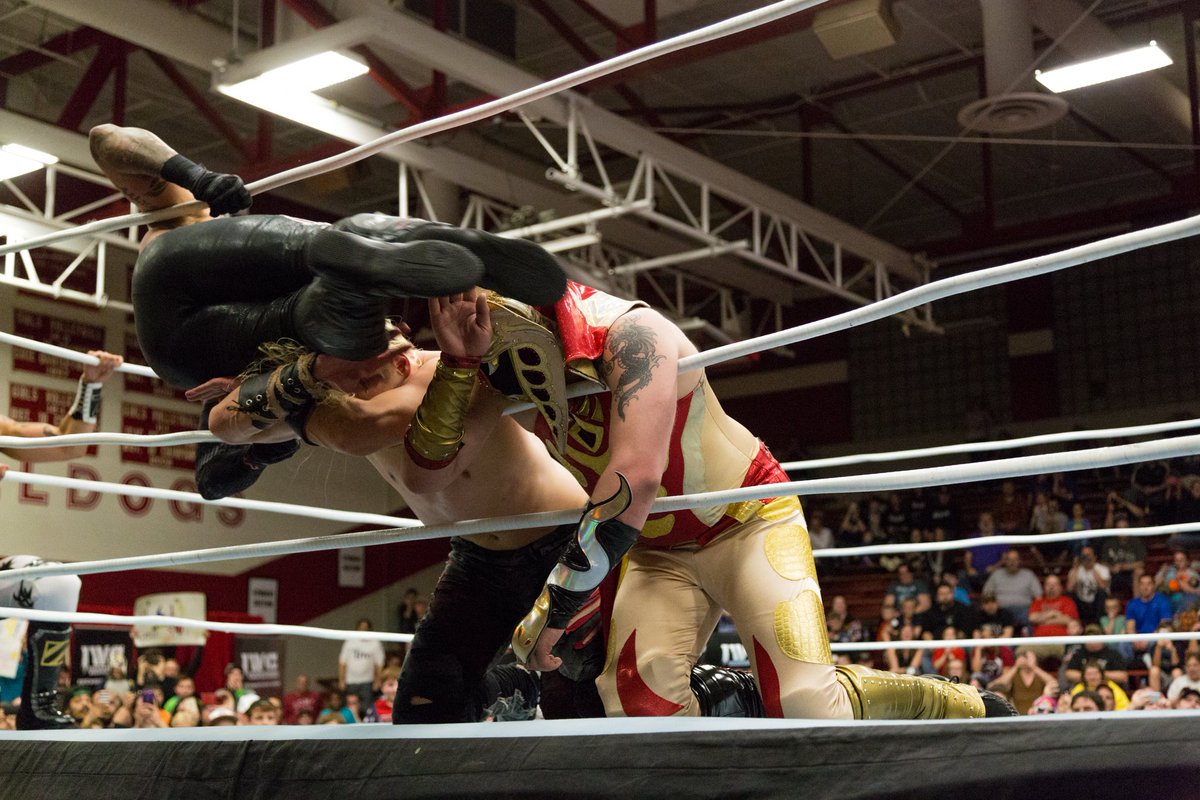 IWCwrestling's tweet photo. See @reymysterio do what he does best! #NOTS7 https://t.co/eN2ghqbmUS https://t.co/jHHwRUrzD3