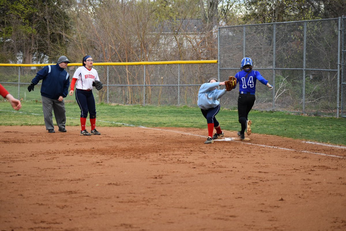 StuSoftball18's tweet photo. Well fought game by the raiders took the L but ready to play them again tomorrow! https://t.co/IhuCm5lXHJ
