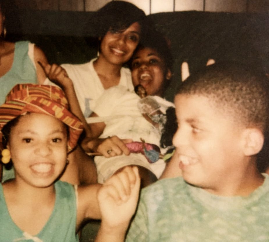 drshawnricks's tweet photo. #TBT Thanks mom for these little bundles of joy! Enjoyed, and am enjoying, watching my siblings grow, learn, laugh and love!!! #siblings #agegap #secondmomma https://t.co/FrNvjwCo0p
