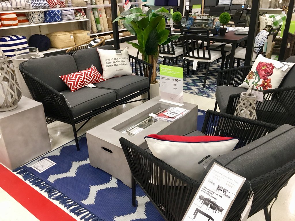 Spent some time over at Hearth &amp; Hand (thanks <a href="/justinvang123/">Jvaj123</a> for being the perfect model 😄) as well as seasonal. #hearth&amp;hand #happybdayjoannagaines
<a href="/MarkShabillski/">Mark Przybylski</a> <a href="/CHernandez1214/">Christinea White</a> @ncraynon