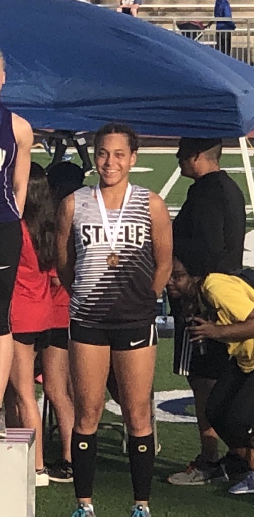 SK_Athletic's tweet photo. Keira on to Regionals with a 3rd place finish in the 100 m Hurdles!!!! https://t.co/uYqBo5POtz