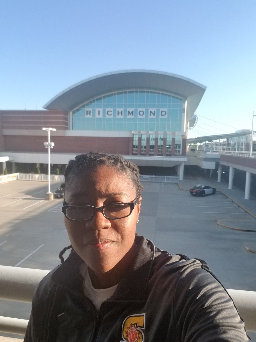 TWBBasketball1's tweet photo. Landed safely with @MiamiSuns getting ready for @BWSLGirlsAAU tomorrow @NikeGirlsEYBL #twbdevelopment https://t.co/I9iasapKcX