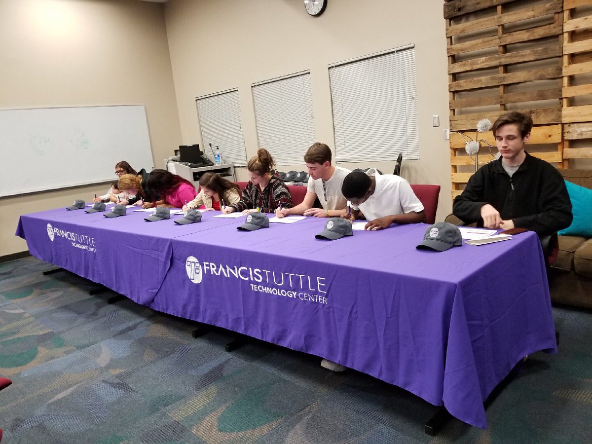 FrancisTuttle's tweet photo. Francis Tuttle Signing Day 2018 is under way. Students across the FT district are signing their letters of intent to attend FT during the 2018-2019 school year.  Congratulations and welcome to FT, we are glad to be part of your future! #thefutureyou https://t.co/BWW6bqfO5R