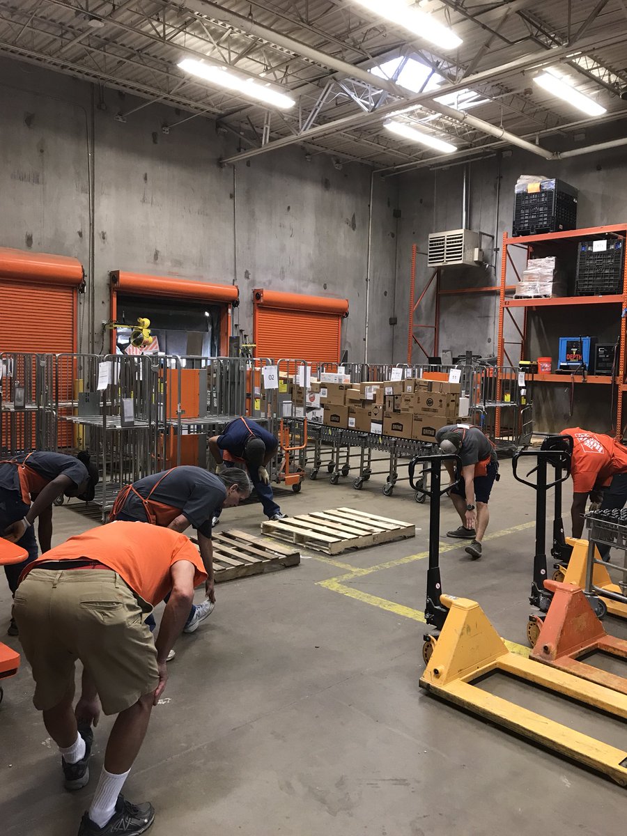 The Wheatland Warriors unload team getting ready to knock out their biggest truck of the year.  Over 2,300 carton count.  <a href="/gullatt_hd/">Wesley.Gullatt-HD</a> <a href="/JOsborne6505/">James Osborne</a> <a href="/dayvassel/">Andrea.vassel@yahoo.</a> #WheatlandWarriors