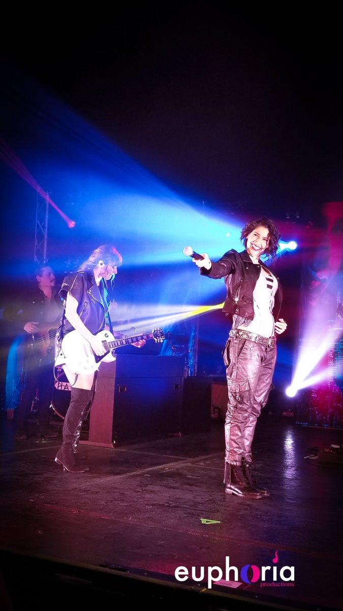 HaAshArizona's tweet photo. @HaAshArizona @haashoficial @HaAshOnline 
#PhoenixQuiereFecha #Arizona https://t.co/BJjuUBWAr4