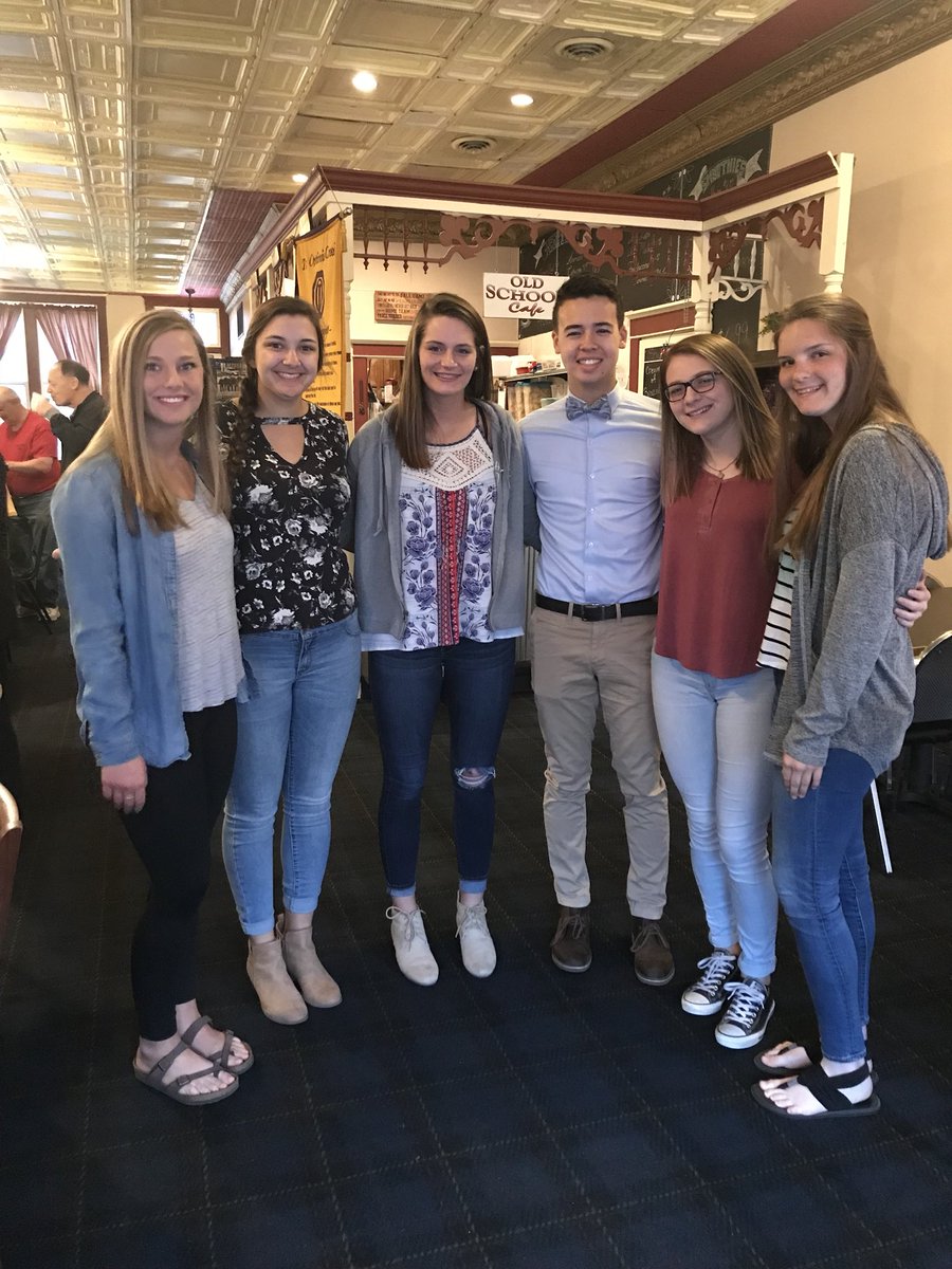 SouthridgeBPA's tweet photo. The National Qualifiers and President being optimistic at the Optimist meeting! Sending our thanks to the Optimist club for donating to help get these students to Texas! #bpaallday #indianabpa https://t.co/qqwMgVnKME