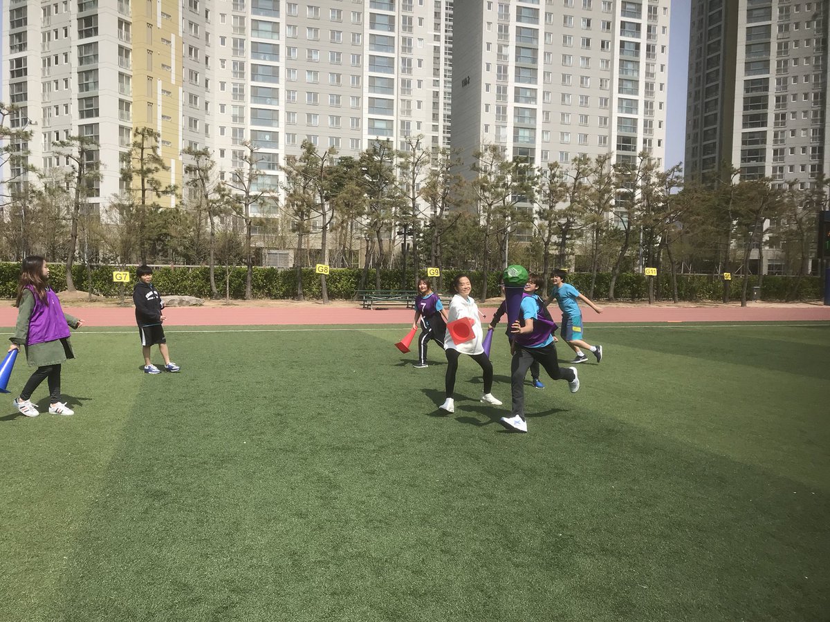 Dalais44's tweet photo. #gamesmaking in #ibmypphe #mypphe #physed class #creativity in #action - #ATLskills #Social #Thinking and #Communication- always #active always #moving https://t.co/pcRaWIc4pE