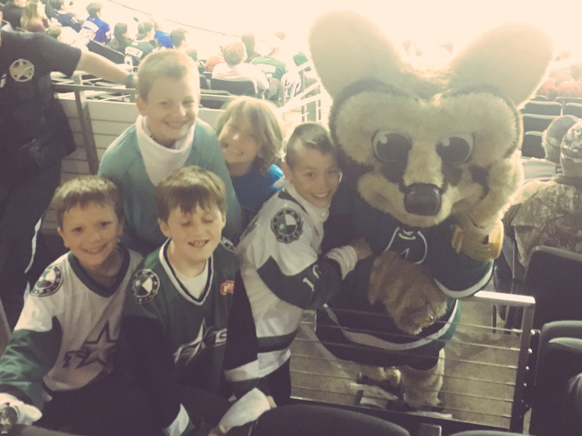 tomko13's tweet photo. Just hanging with world championship mascot @TXStarsRingo #nobigdeal #TexasStars #lookatthatbling https://t.co/SNaKccXm9a
