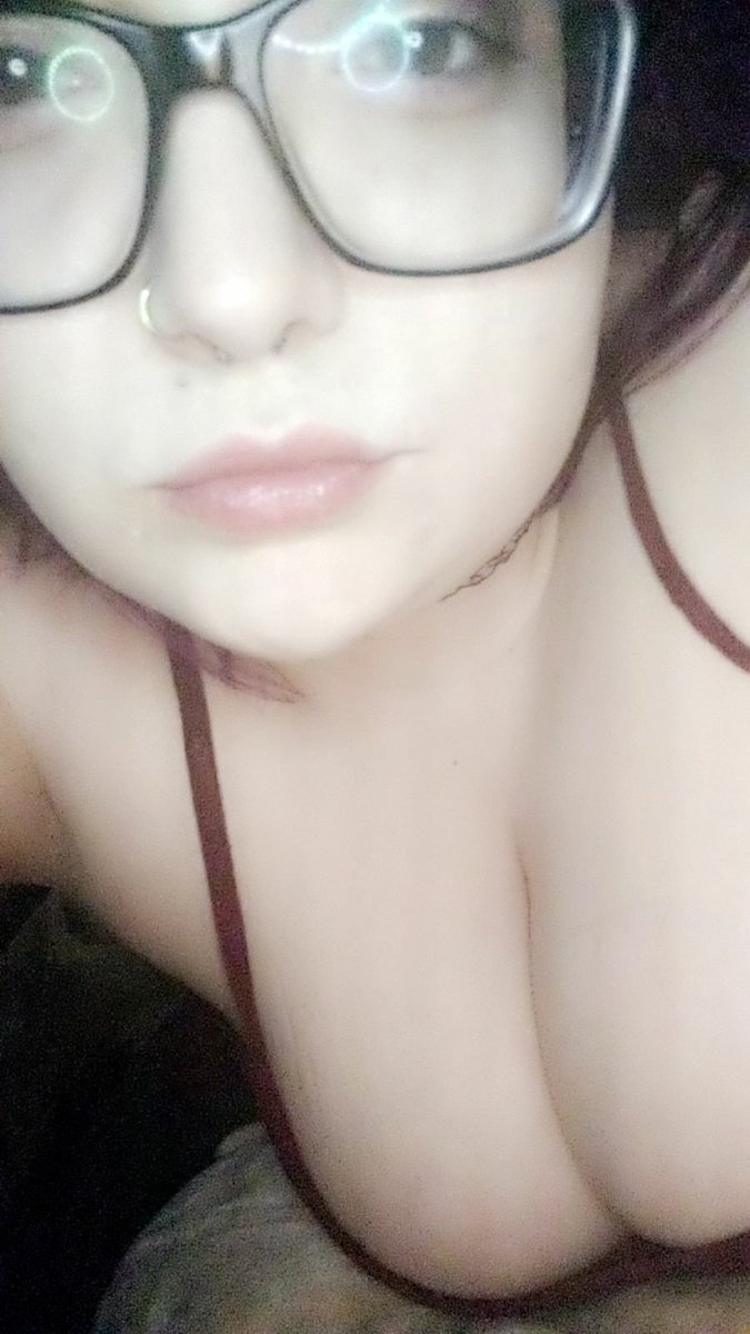 Diesel933's tweet photo. Submitted by a good friend lets get 50 likes for her to submit more with less on #bbwqueen #curvysupermodel #lacedress #busty_babydoll https://t.co/BEotkwrJ83