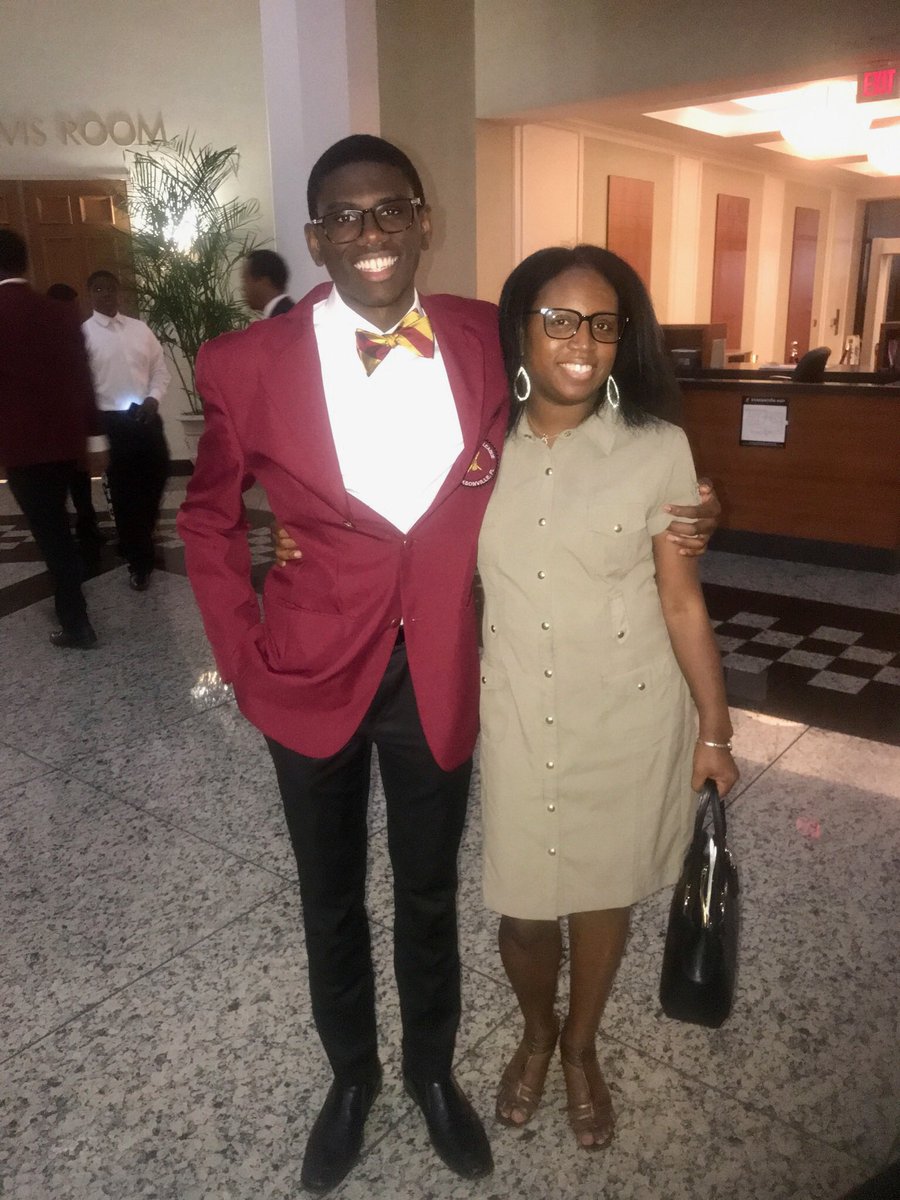 904mobboss's tweet photo. Had the honor of introducing the scholarship recipients tonight at City Hall. https://t.co/D03zVnxt51