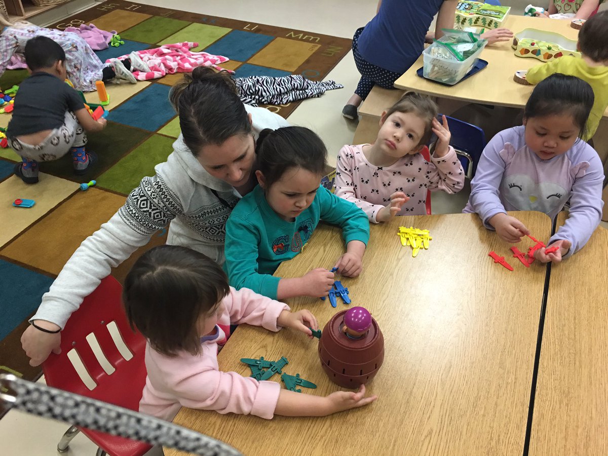 MaricaMcWhinnie's tweet image. Pajama Day in #BrightFuturesPlayAcademy #LoadsOfFun Hands-on learning &amp;amp; guided play! #PlayBasedLearning @TerraceRidgeSch @BFPA17_18 @WCPS72