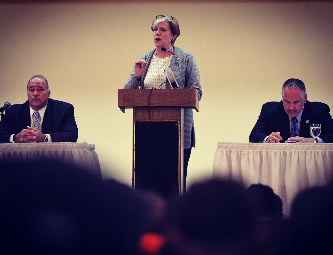 NYSLabor's tweet photo. .@NYSDOLCommish spoke at the Local 79 Apprenticeship Graduation Ceremony in NYC on Wednesday. @local79nyc serves the 5 boroughs of NYC, has over 9,000 active & retired members and is the largest Laborers’ Local in North America. Congrats graduates! #NYLaborWorks #ConstructionJobs https://t.co/xyVkxoNBuC
