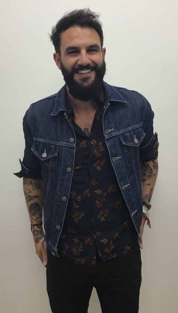 WriteOnMyDope's tweet photo. O que a sociedade quer que eu queira// o que eu quero #FinalBBB18 https://t.co/QmTJhf0Mmq