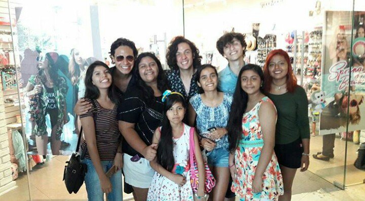 LoreversGro's tweet photo. @SomosLoreto @SoyAlanMoran @SoyAlexOliver @SoyAlbertoOH @LuisPabloTamayo muchísimas gracias por haber llegado a nuestras vidas! Por hacernos creer que los sueños se cumplen y nunca desistir a ellos💕 MIL GRACIAS
Siempre juntos mis niños💖 https://t.co/dRQ9iPAKiK