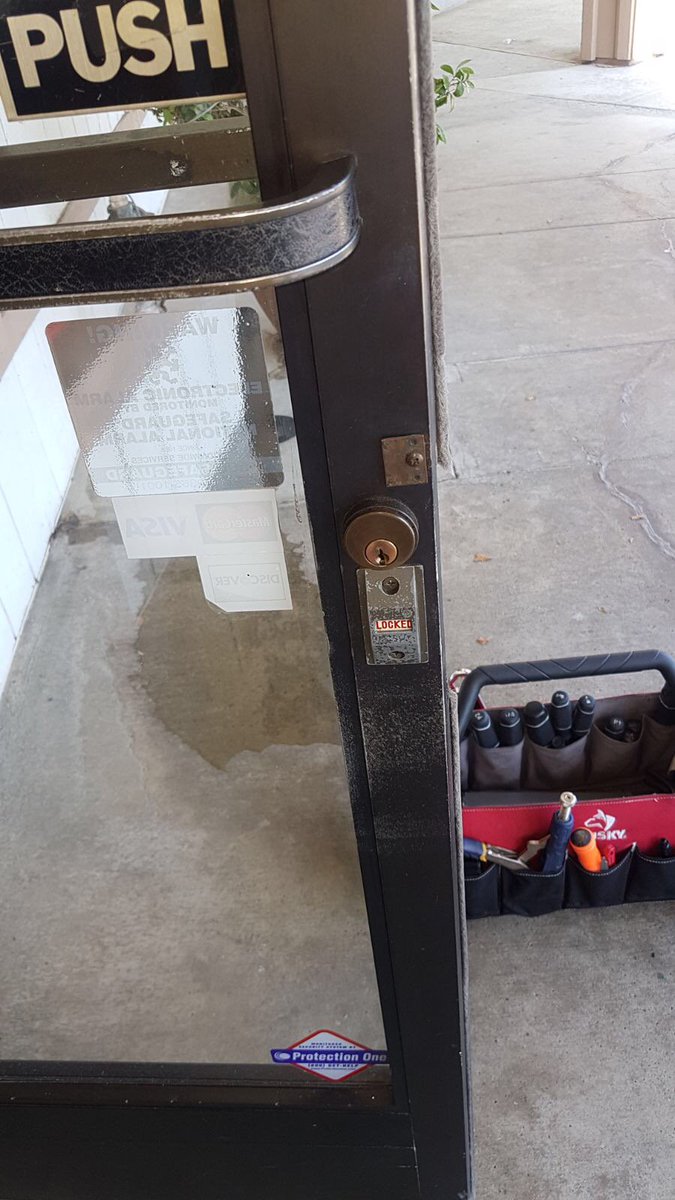 LocksmithGuysOC's tweet photo. Orange County Locksmith Guys #locksmith #lockedout  https://t.co/za2MVomubw https://t.co/aFLuuYstnT