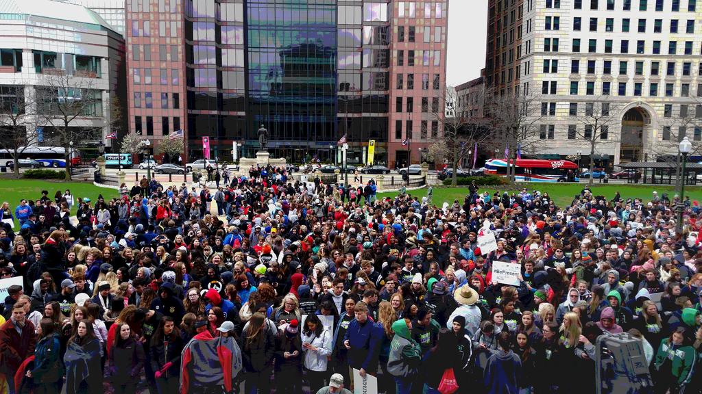 TavianGray's tweet photo. Just PERFORMED in front of 2000+ people.
#Theparagonproject #wearethemajority #FortHayes
#FamilyTime https://t.co/sYPszA9kKG