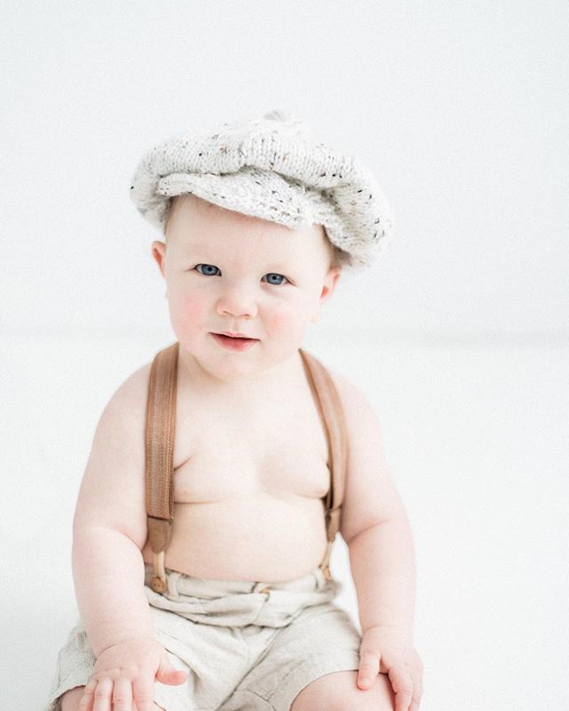 caitlinritchi's tweet photo. I still can’t get over how adorable Mr. Fischer was for his 1st birthday session! I can’t wait to send off his gallery to his mama this weekend! 🌿
.
.
.
.
.
.
.
#everydaymoments #follow_this_light #letsclicksoc #unitedinmotherhood #motherhoodsimplifi… https://t.co/4KZbXSytNw https://t.co/TPs8XXYEzC