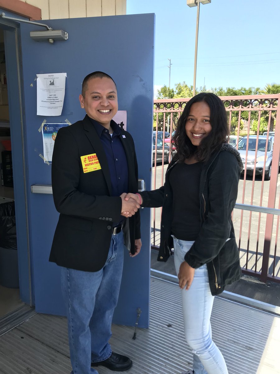 chavezforoxnard's tweet photo. Great opportunity to speak with students at #OxnardHigh. They are called the City Awareness Club and had a lot of great questions. The future of #Oxnard is in good hands. https://t.co/hrjLBul8Sh