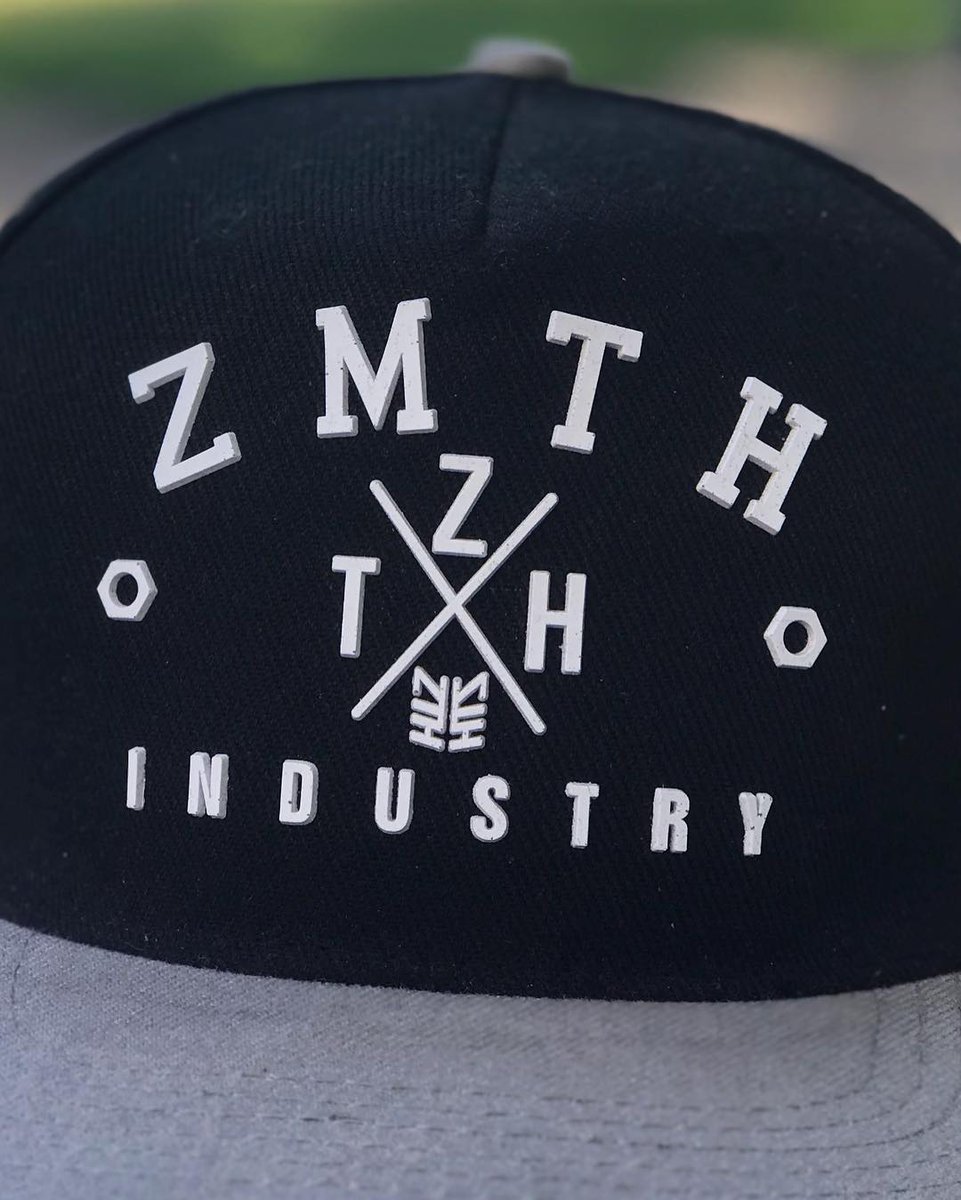 ZimithOk's tweet photo. Style in the house 🖤 
#snap #style https://t.co/JvykZGNZts
