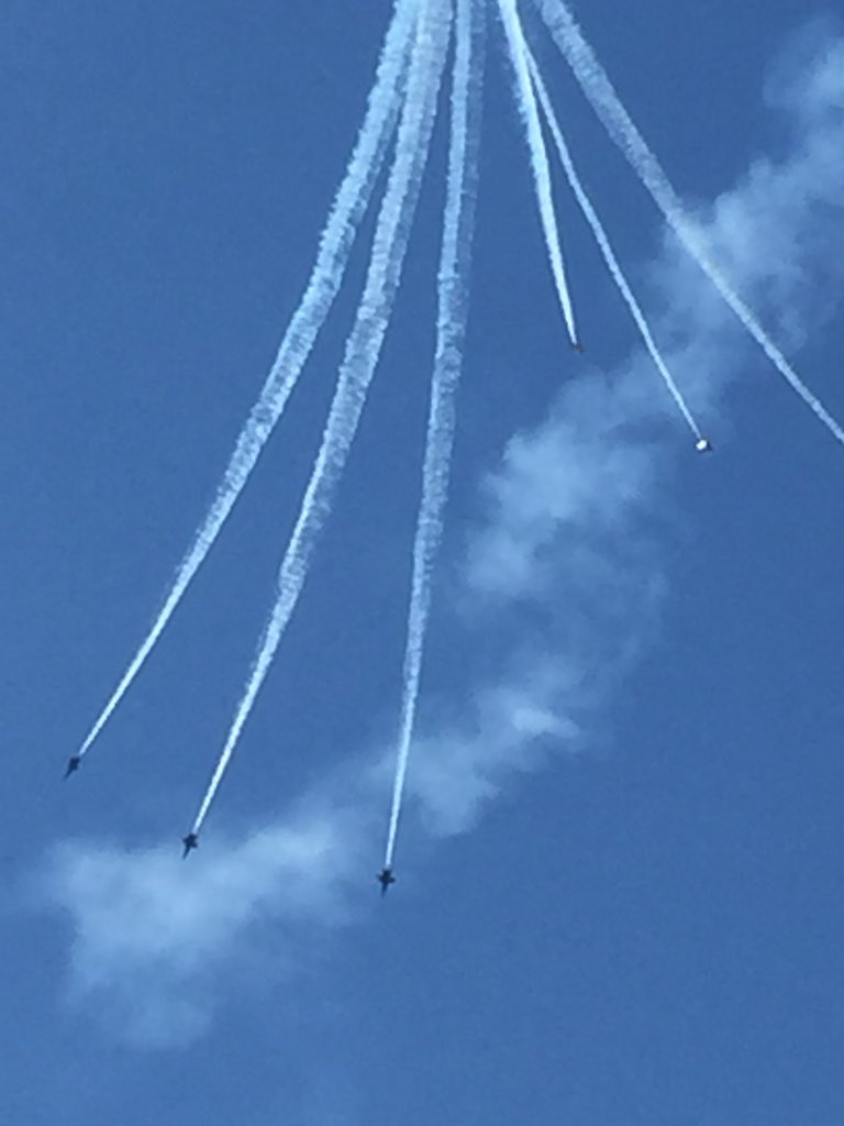 ktharris's tweet photo. Home from work in time to catch end of practice show Thursday! Can hardly contain myself, so excited! @BlueAngels @USNavy #VeroBeachAirshow2018
(Feel like I’m back in #NavyPoint !) https://t.co/RcYG1BffMC