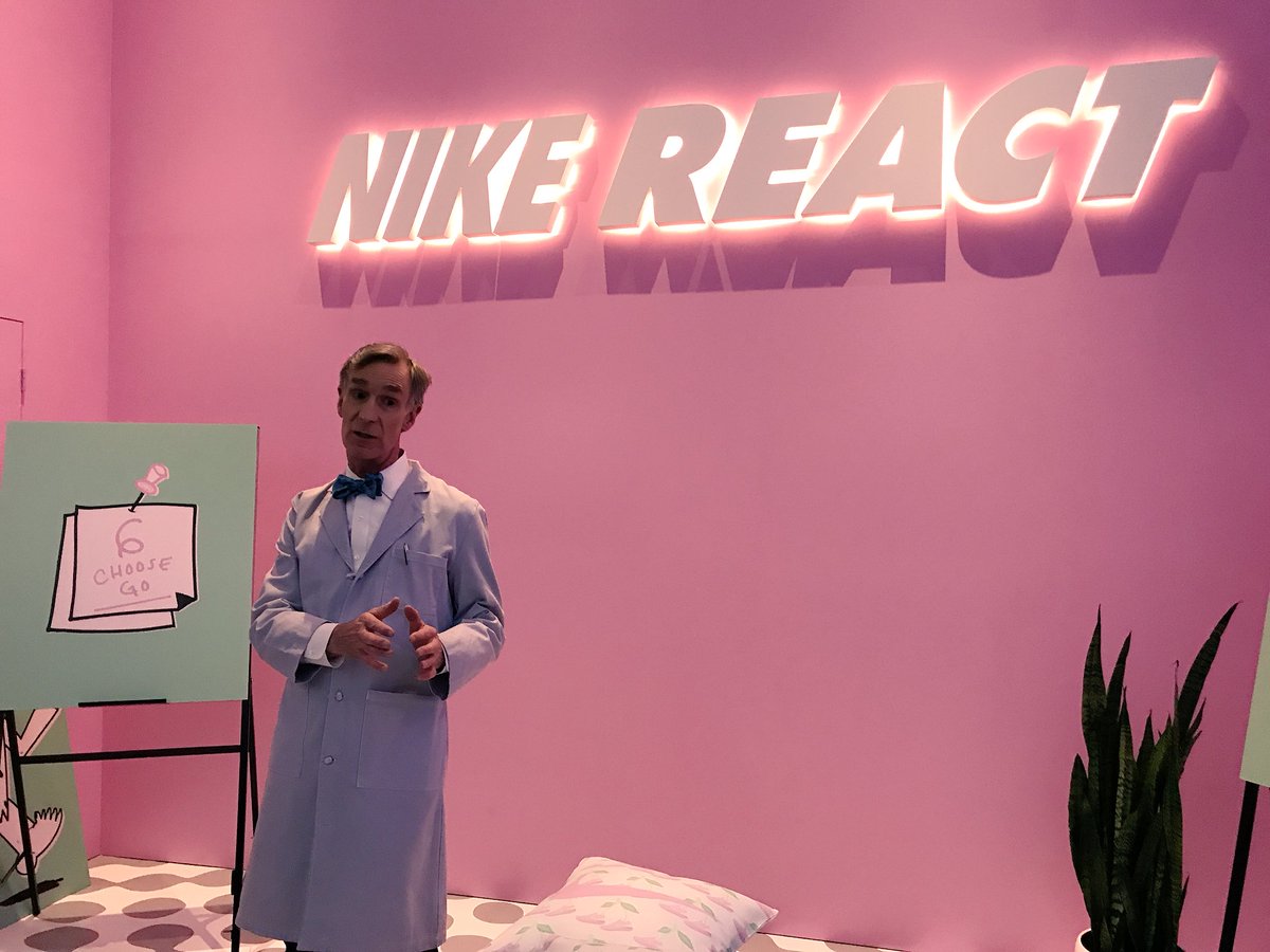 jonathancran's tweet image. #epicreact @NikeToronto @BillNye