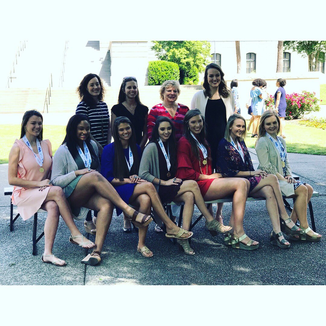 DormanVB's tweet photo. One last great day at the SC State House with this fantastic group of ladies. We will miss our seniors, and wish them the best of luck in the future! They sure have made their mark on #DormanVB!! πππ https://t.co/DiF6i6BZqm