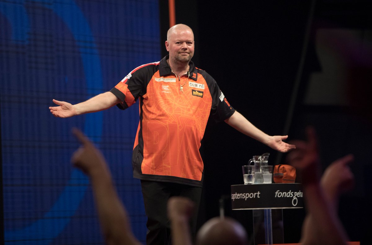 livedarts's tweet photo. BARNEY BEATS MVG!! π―
Raymond van Barneveld defeats his Dutch rival Michael van Gerwen 7-5 in Rotterdam! π #MVGvRVB #PremierLeagueDarts https://t.co/CWX7apUGuq