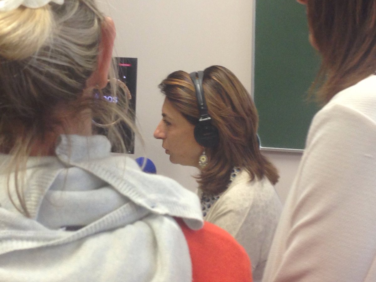 Interview de Mme <a href="/MartineVassal/">Martine Vassal</a> présidente du <a href="/departement13/">Département des Bouches-du-Rhône</a> par les élèves du <a href="/College_Malraux/">Clg André Malraux</a> lors de l'inauguration du #collegelab  du <a href="/College_Malraux/">Clg André Malraux</a>