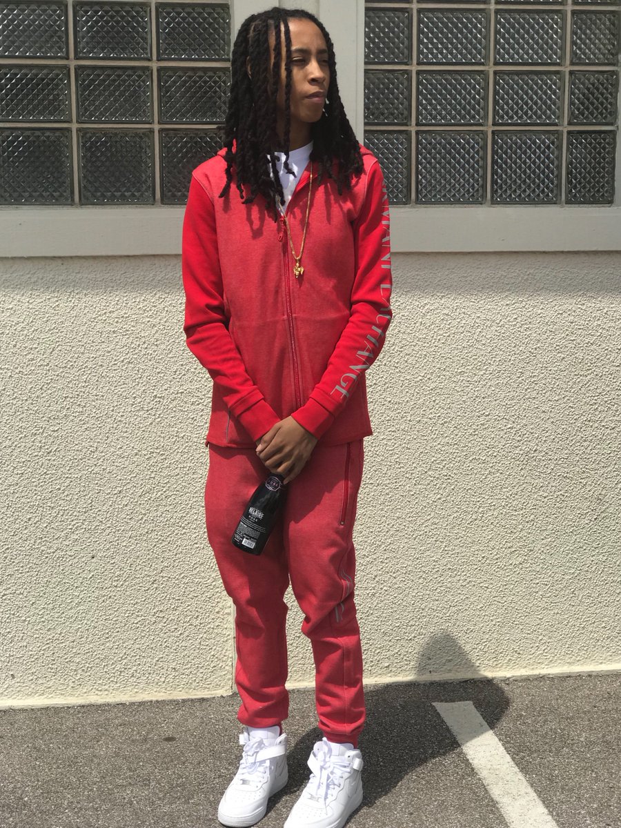 Fulladatshitt's tweet photo. #22🆎 Happy birthday to me tho https://t.co/nSFFqdtMPO