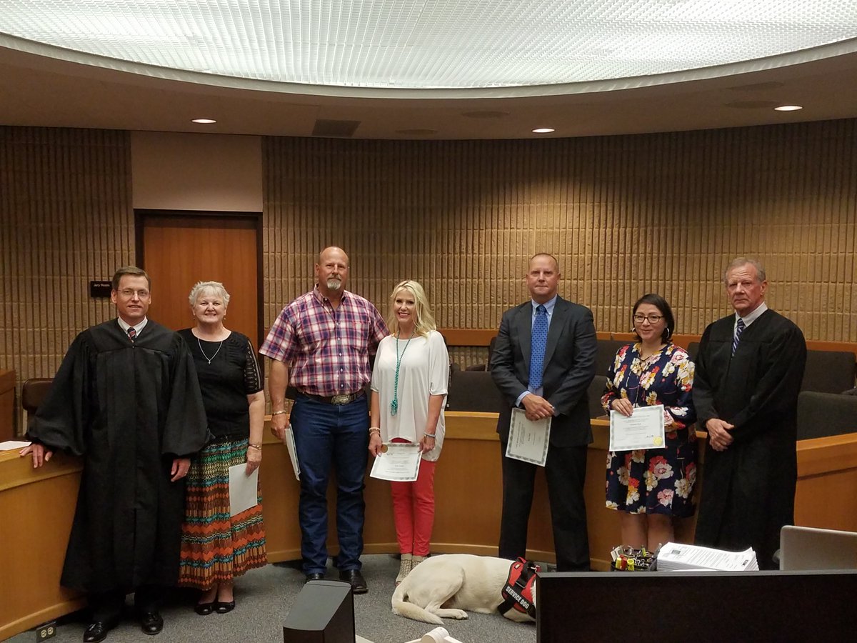 On April 18th we swore in 3 new Volunteers and 2 Helping Hearts! We are so excited to have them join our program!

From left to right: Judge Jim Fallon, Jean Wyrick, (HH) Russell Maine, Shawna Maine, (HH) Brian Sheff, Giuliana Sheff, and Judge Rim Nall.
#graysoncasa