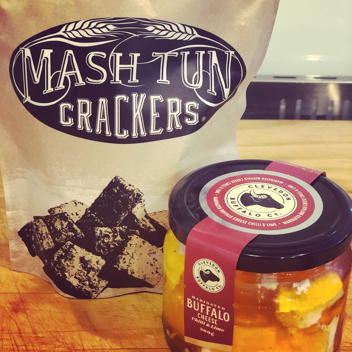 RachelTaulelei's tweet photo. I may have developed a new addiction. And it is so freaking gggooooooooddd. We have such awesome artisan food producers in Aotearoa 👊🏽⚡️🤘🏽#respect #magiccombo @EatNewZealand #clevedonbuffalo #mashtuncrackers https://t.co/YyK8tKU5sl
