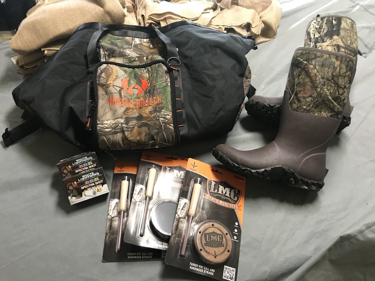 redmarlow's tweet photo. Thanks to my friends at #LynchMobCalls #BogsBoots #WatsonBags #SpectraShot for all the supplies for the #WorldTurkeyHunt
#redheads #GodIsGood https://t.co/xvxmmjQwIU