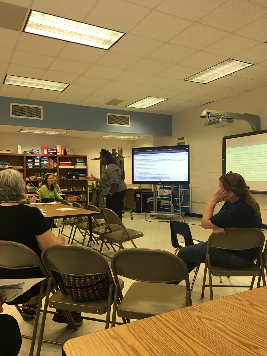 WSFCS_Science's tweet photo. @DrBSci_4thekids sharing @WSFCS_Science strategic plan with elementary district #science leaders #10KIn2018 #WeDoScienceWell https://t.co/6kVYHTJNi9