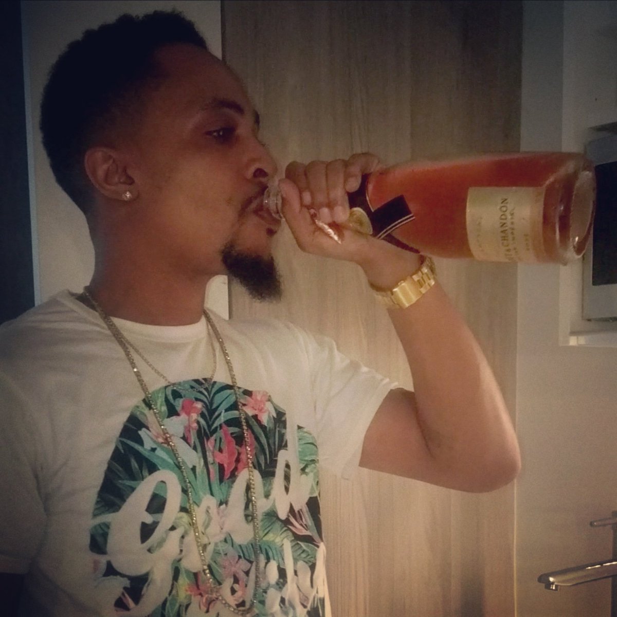 MrRozayRay's tweet photo. #NewProfilePic 😎 #IAintUsedTwitterIn3Years 🗓
#WhatIMiss 👀 #WhatsGucci 👌🏼 https://t.co/dPv05cKwo0