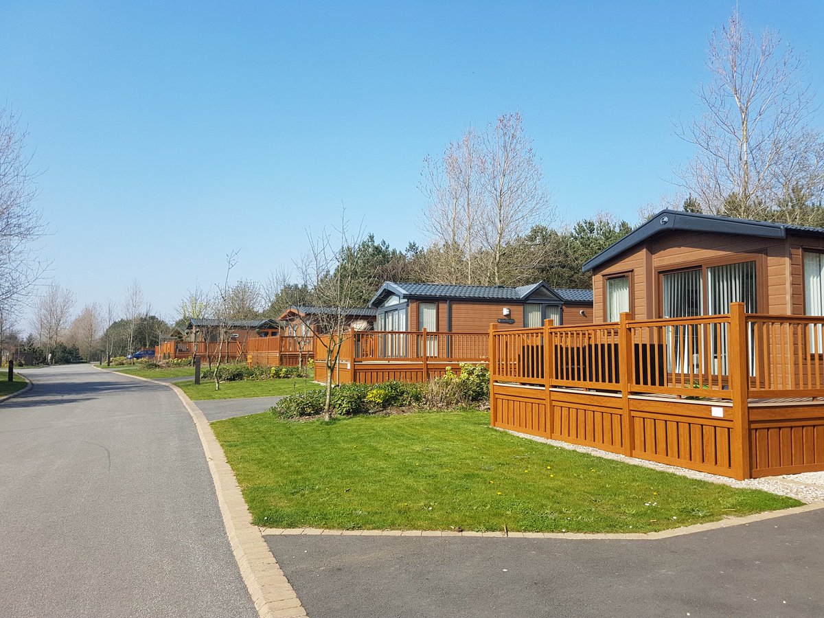 Digitalcookied's tweet image. Lodge and Holiday homes available to order from 14 to 22 wide. #WarmestDayOfTheYear #fargrange #ownersonly #justforyou #lodge YO258SY