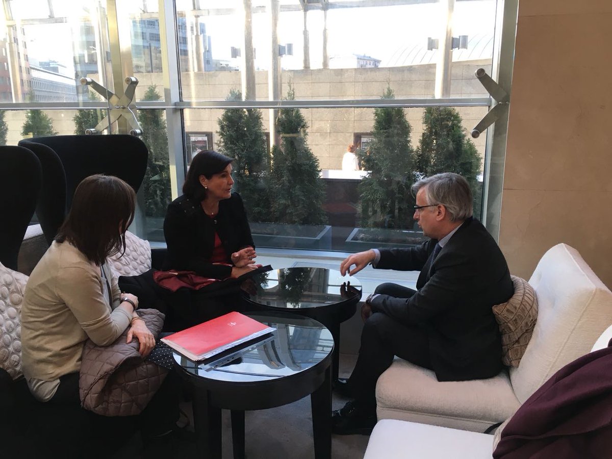 IgnacioYbanez's tweet photo. Con Glòria Pérez-Salmerón @GPSalmeron  Presidenta de IFLA y con Marila Delibes  @InstCervantes de Moscú hemos hablado de proyectos entre @IFLA y Rusia y de nuevas idea a desarrollar entre Rusia y España @EmbEspRusia @mae_rusia @MAECgob https://t.co/LifcK9LnhD