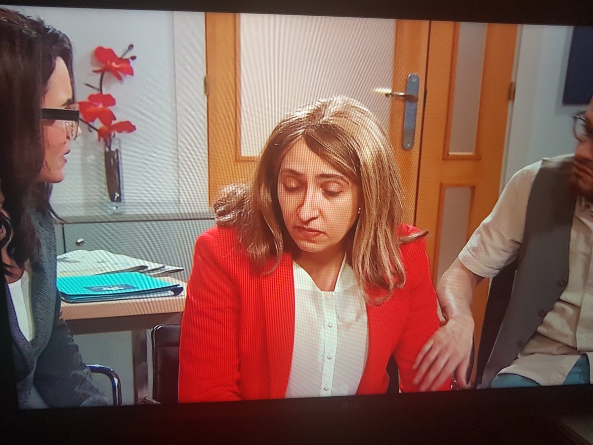 L'equip de Puigdemont ens pregunta més coses a nosaltres que al PDeCAT. #PoloniaTV3 #DissolucioPDeCAT #JuntsXCatNouPartit