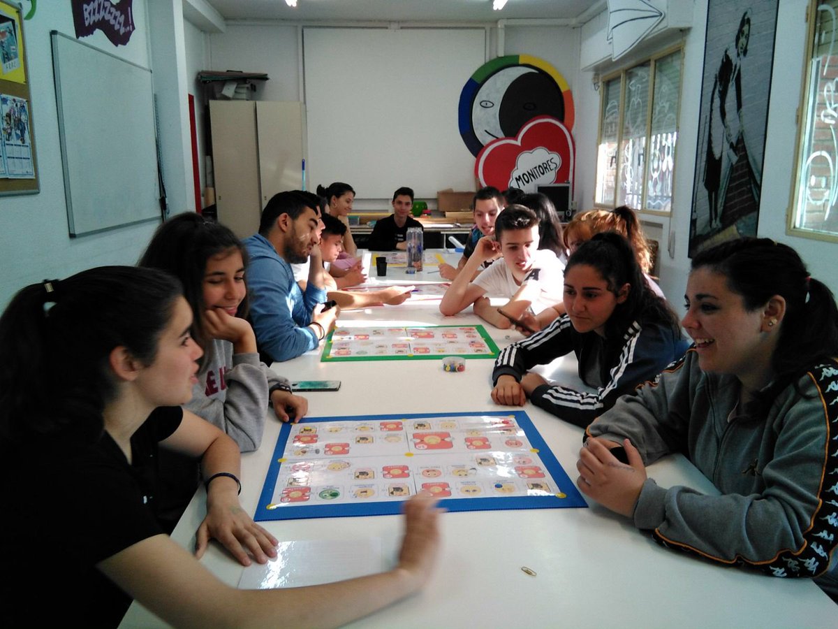 fracjuventud's tweet photo. Sesión de inteligencia emocional en el curso de Dinámicas de grupo de @AHJuventud @AytoAlcalaH https://t.co/ViYMduMUk1