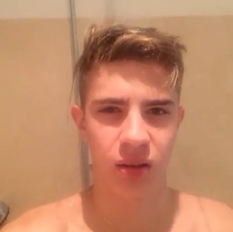 SnapsDoLeoPicon's tweet photo. @Piconn Eu amo essa sequencia HAHAHAHA https://t.co/eWYwkAYHuq